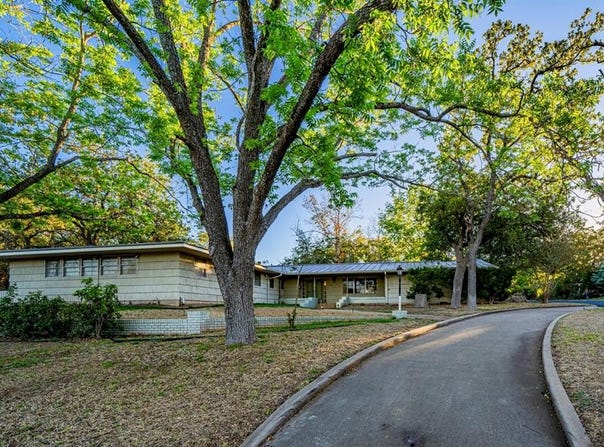 809 Travis St, Fredericksburg, TX 78624