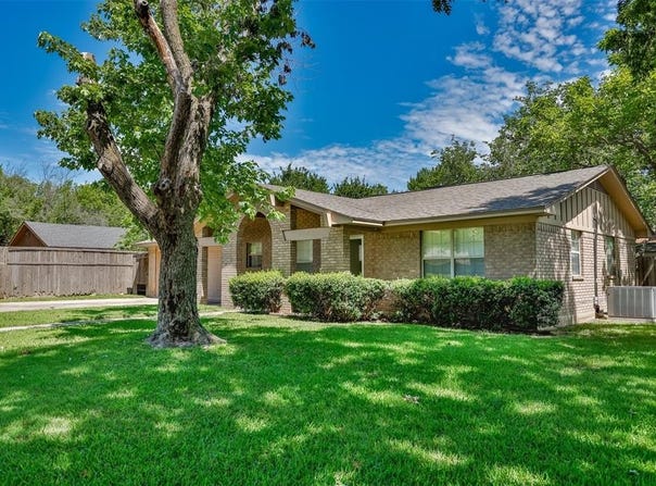 2003 Oneal Street, Gainesville, TX 76240