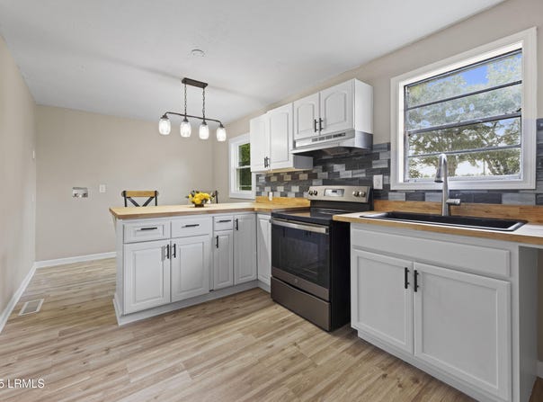 121 Harrison Street, Varnville, SC 29944