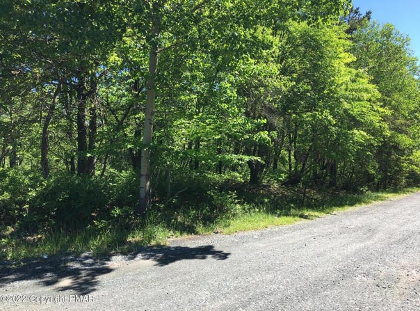 7139 COUNTRY Court, Long Pond, PA 18334