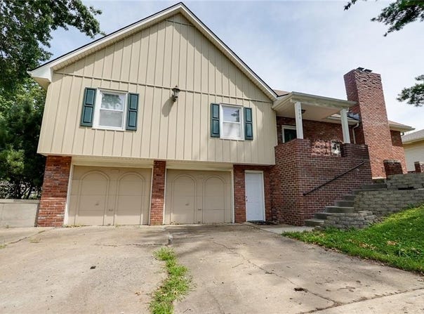 1008 17th Street, Blue Springs, MO 64015