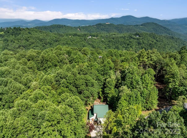 157 Shadow Run Road, Hendersonville, NC 28792
