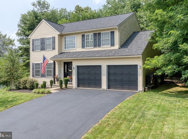 2606 DE WITT DRIVE, LANCASTER, PA 17601