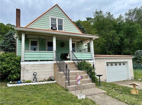 1002 Third Avenue, New Cumberland, WV 26047