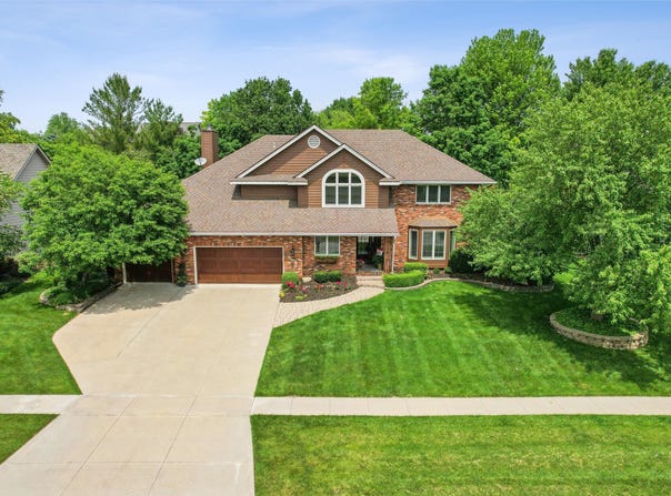 14091 Willow Drive, Clive, IA 50325