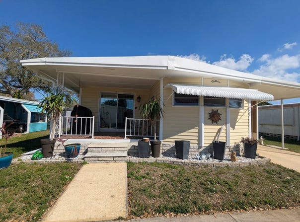 601  Starkey Rd, Largo, FL 33771