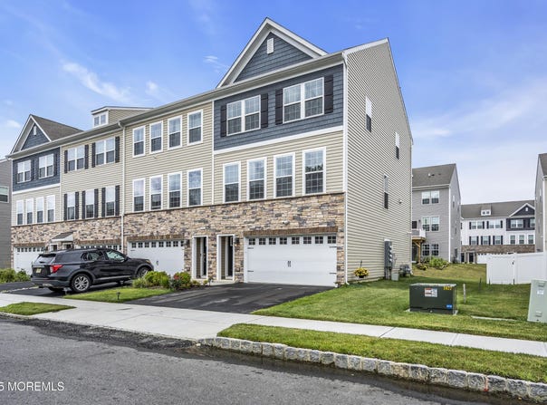 482 Monte Farm Road, Mount Laurel, NJ 08054