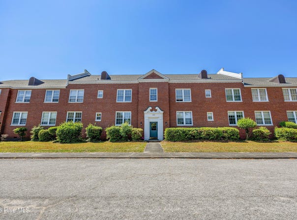 2940 Oleander Drive, Wilmington, NC 28403