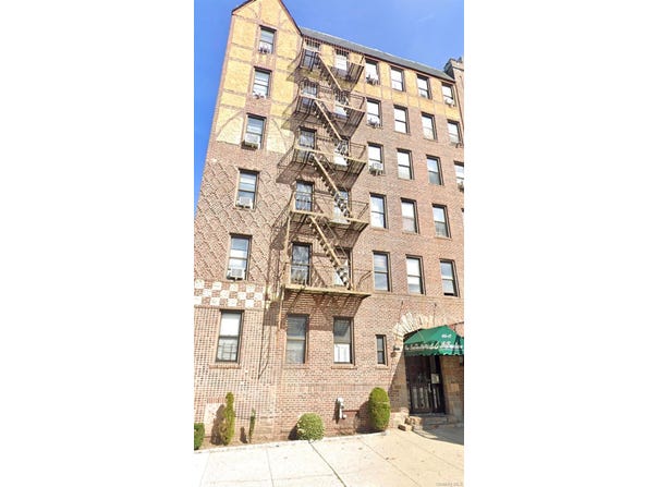 155-17 Sanford Avenue, Flushing, NY 11355