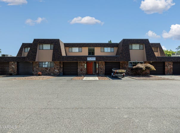 2913 W John Day Ave, Kennewick, WA 99336