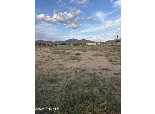 6693 Jack Rabbit Road, Las Cruces, NM 88012