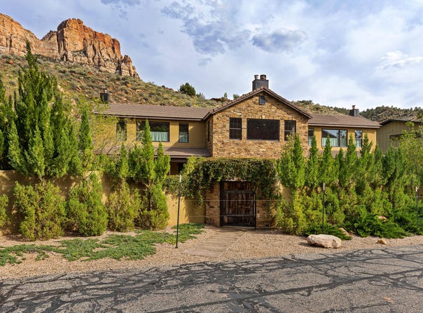 105 River Bend Cir, Springdale, UT 84767
