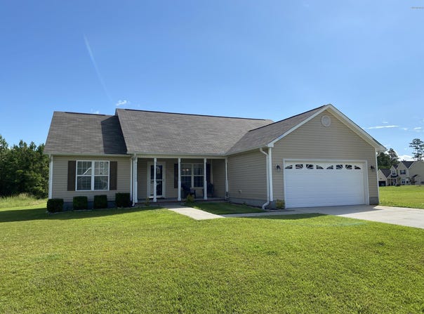 112 Michelle Ward Lane, Maple Hill, NC 28454