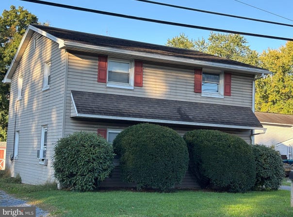 76 W CHURCH Road, DENVER, PA 17517