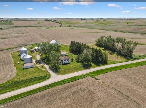 926 330Th Avenue, Grinnell, IA 50112