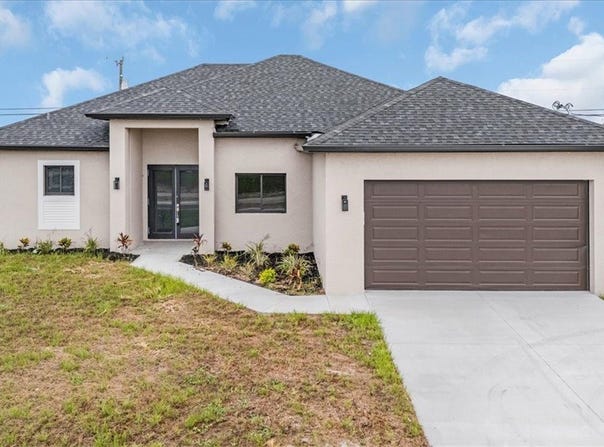 305 Diplomat Parkway E, Cape Coral, FL 33909