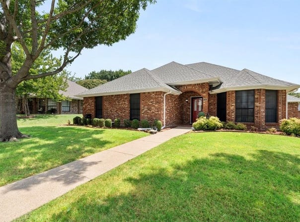 106 Indian Hills Drive, Waxahachie, TX 75165
