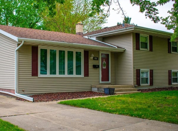 8713 Monroe Avenue, Munster, IN 46321