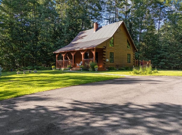 704 River Road, Leeds, ME 04263
