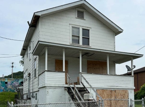 2418 6th Avenue, Charleston, WV 25387