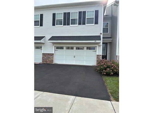 128 GOLDEN VALE Drive, ROYERSFORD, PA 19468