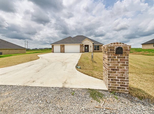 4255 Peak Lane, Elgin, OK 73538