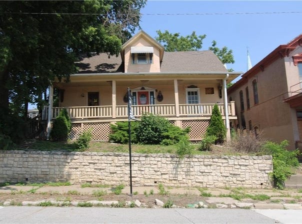 415 S 9TH Street, St Joseph, MO 64501