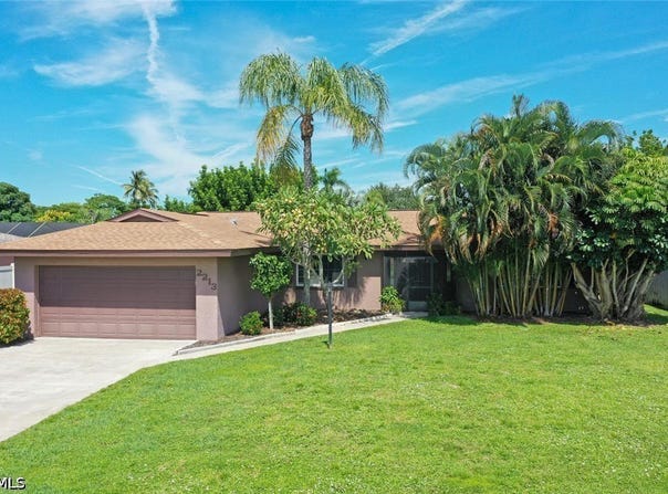 2213 SE 14th Street, Cape Coral, FL 33990