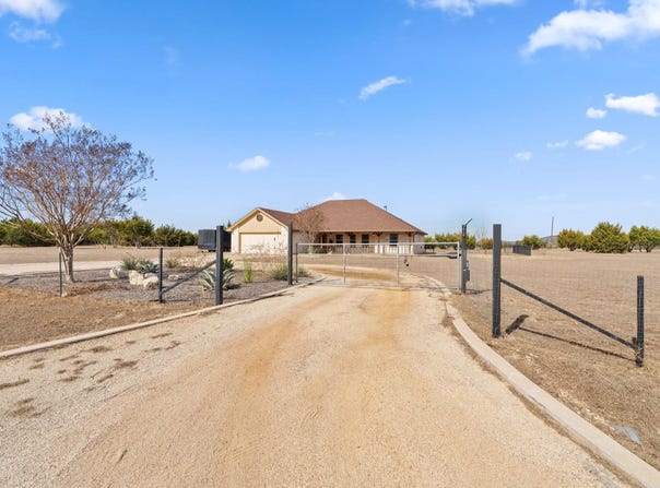 2000 Cr 116B, Burnet, TX 78611
