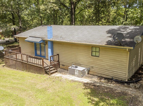 44 J B Jones Road, Trenton, TN 38382