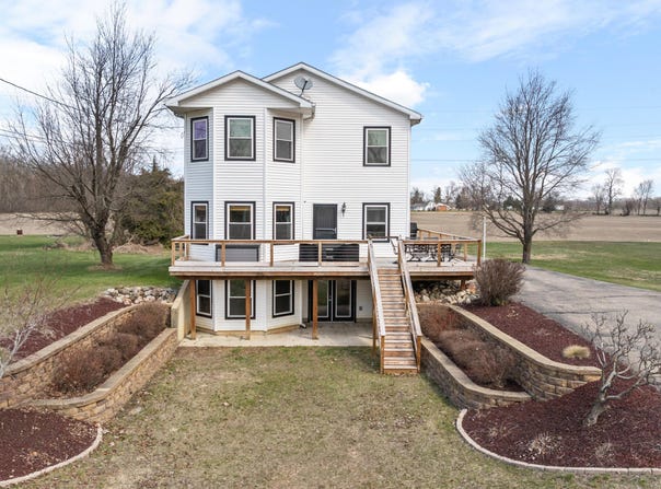 14204 Northmoor Drive, Cement City, MI 49233