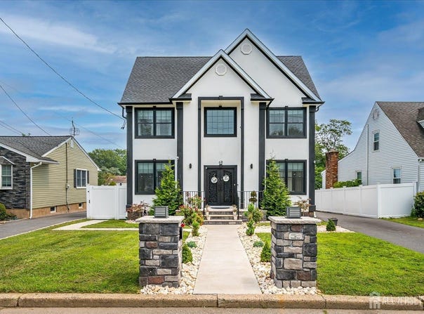 68 Dewey Avenue, Colonia, NJ 07067