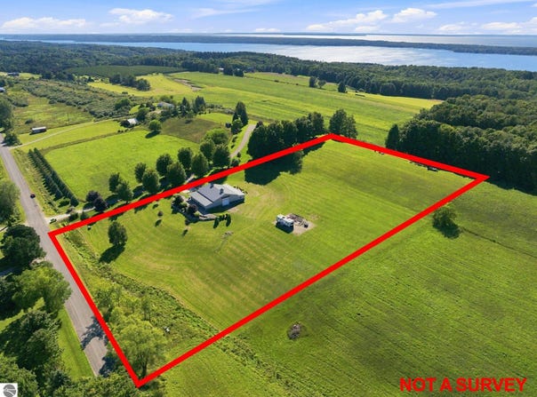 4135 Shadynook Road, Central Lake, MI 49622