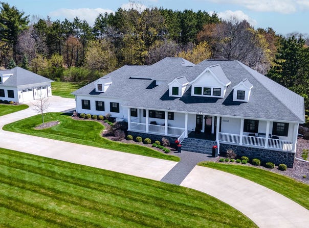 N3018 MANORWOOD Lane, HORTONVILLE, WI 54944