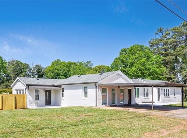 5586 Glore Drive SW, Mableton, GA 30126