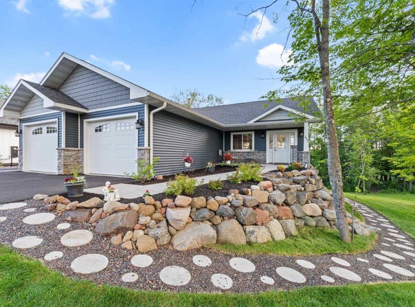 3959 Peyton Ln, Hermantown, MN 55811