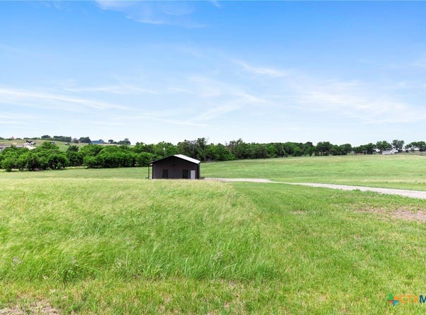 295 Honey Bee Lane, Rogers, TX 76569