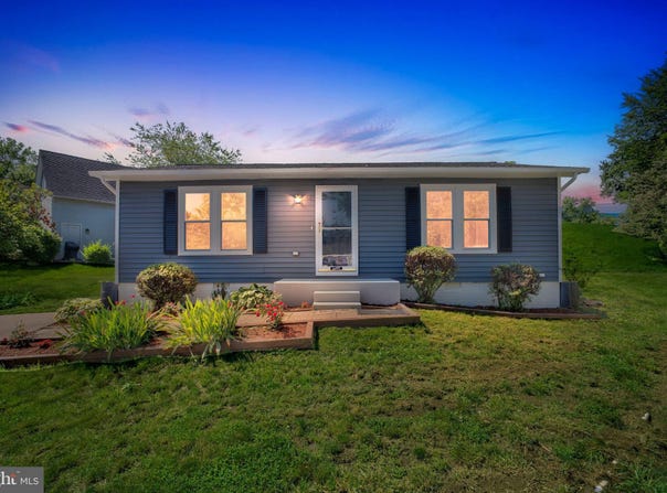 152 OAK VIEW DRIVE SE, LEESBURG, VA 20175
