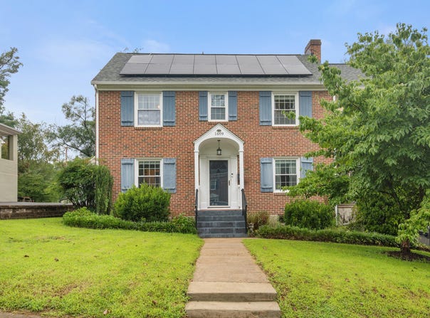 1609 Center Hill DR SW, Roanoke, VA 24015