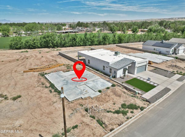 601 Harvest Grove Lane, Socorro, TX 79927