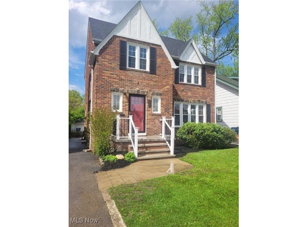 3609 Antisdale Avenue, Cleveland Heights, OH 44118