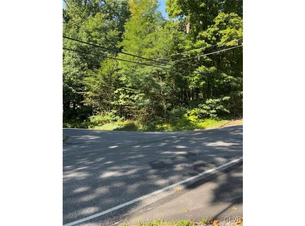 Forest Drive, Nazareth Boro, PA 18064