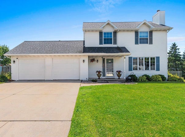 2158 SKYVIEW Street, GREEN BAY, WI 54311