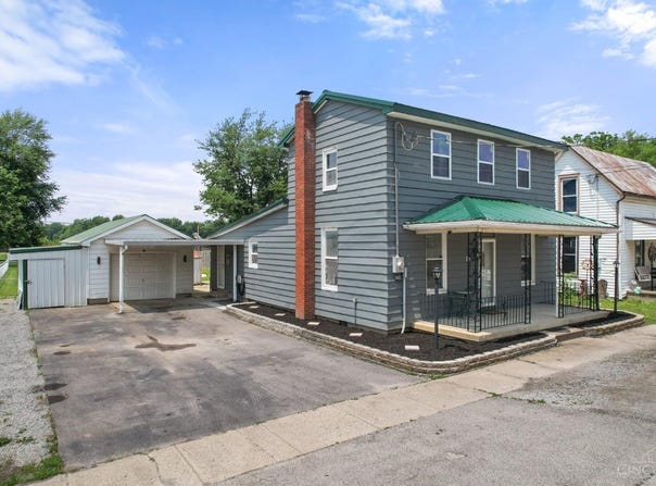 24 High Street, Mowrystown, OH 45133