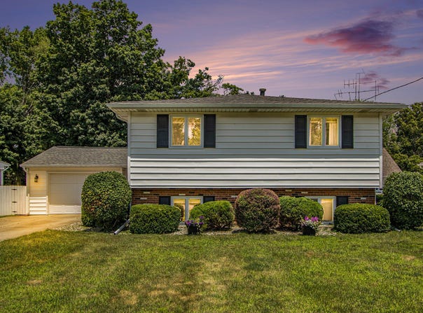 1017 Parchmount Avenue, Kalamazoo, MI 49004