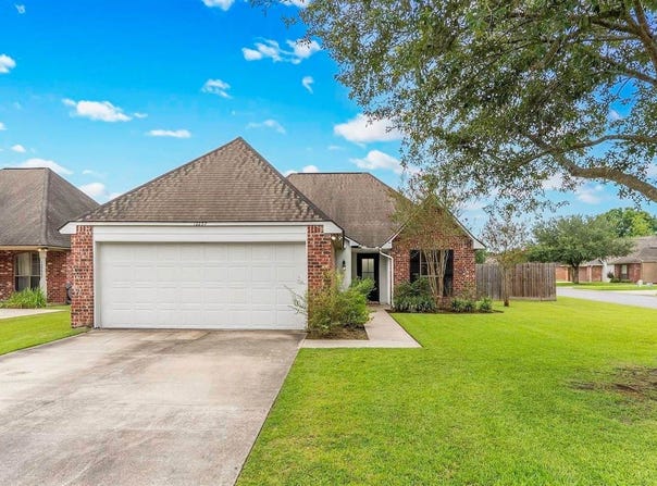 12237 Spring Valley Dr, Geismar, LA 70734