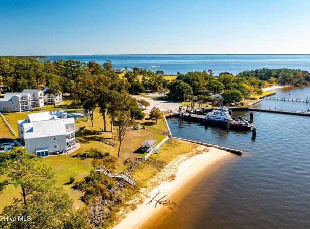 89 Country Club Drive, Minnesott Beach, NC 28510