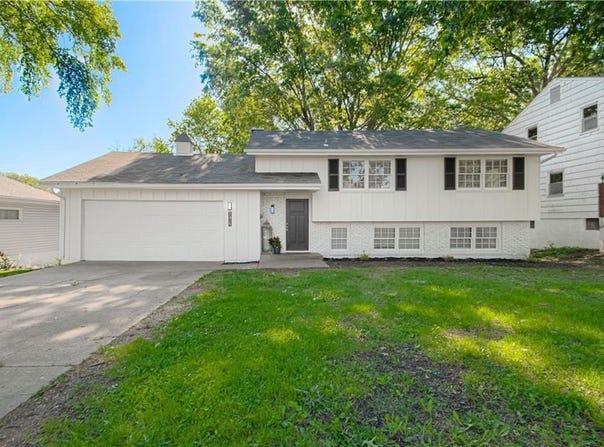 7415 Ash Avenue, Raytown, MO 64133