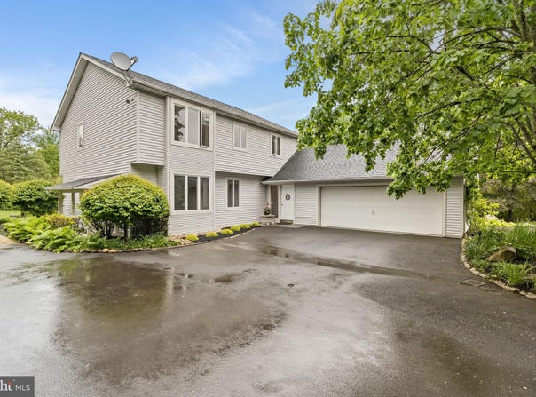1734 HALLMAN DRIVE, BLUE BELL, PA 19422