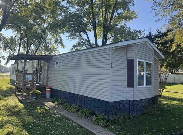 619 Sandy Ln, Morganfield, KY 42437
